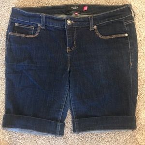 Torrid Denim shorts size 16